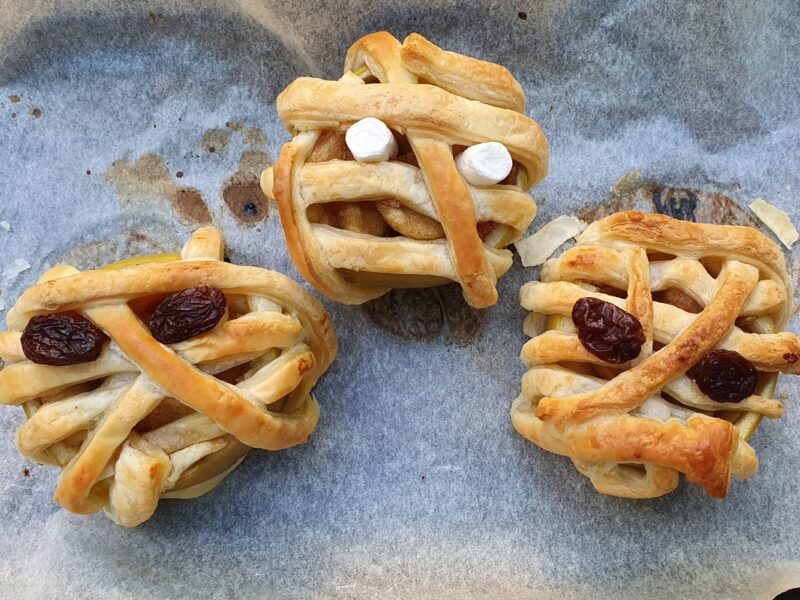 Apple pie mummies