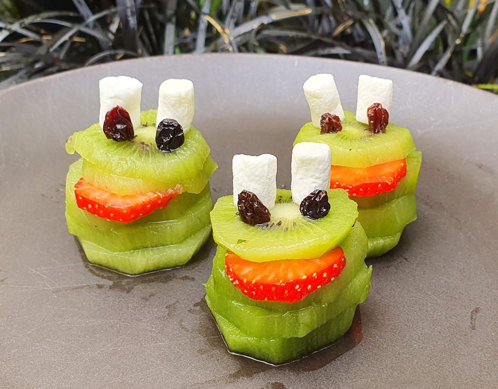 Halloween Kiwi frogs