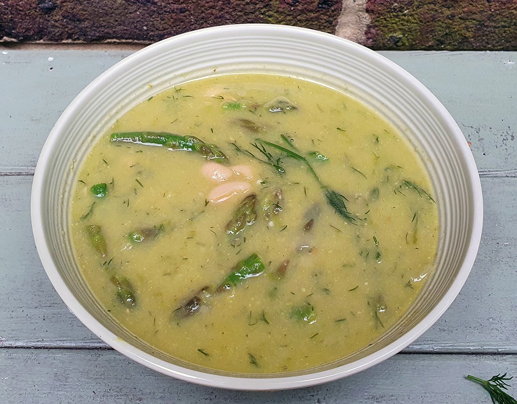 Asparagus and bean soup