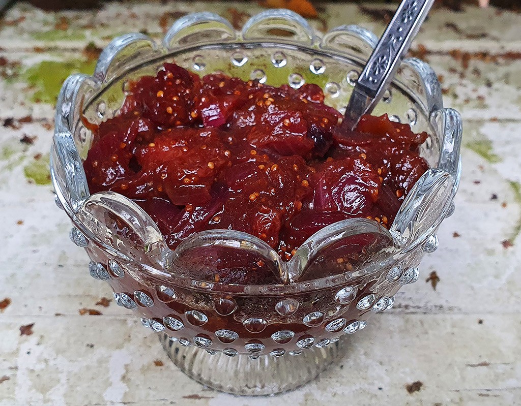 Balsamic fig chutney