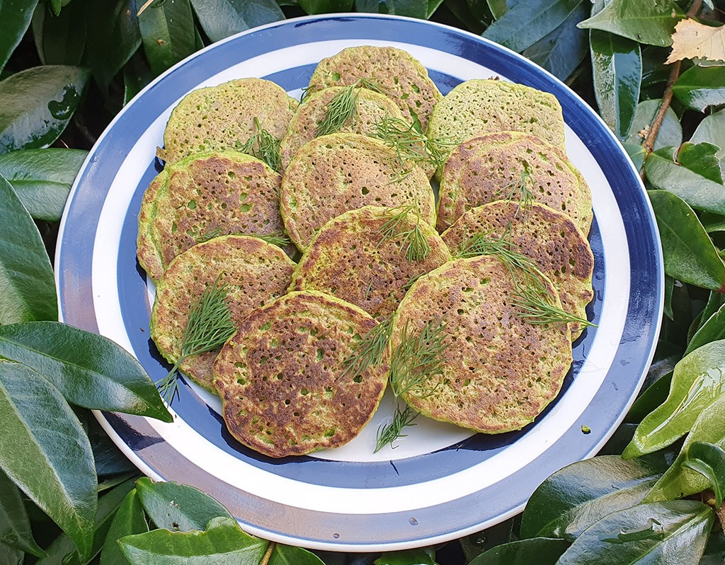 Green pea and dill fritters