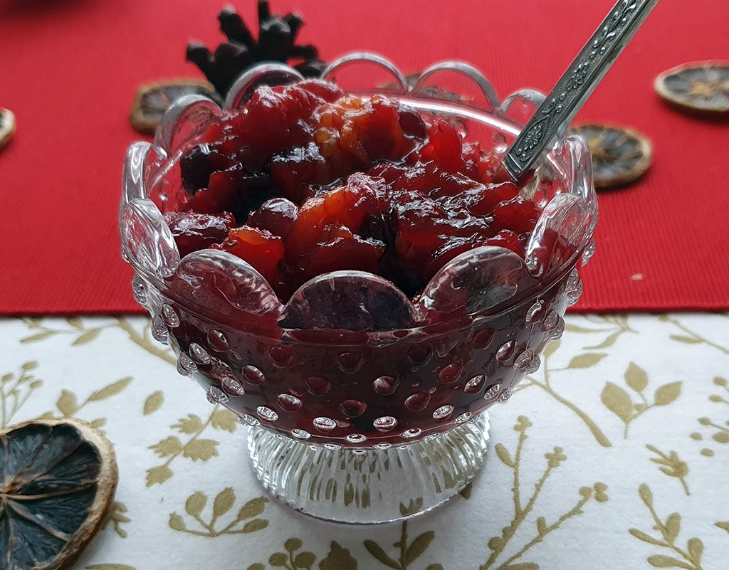 Maple mandarin cranberry sauce