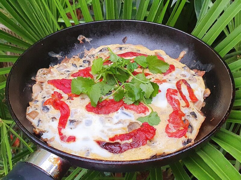 Mushroom and roasted pepper omelette