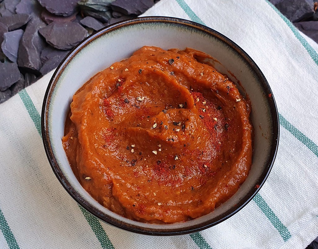 Roasted tomato sauce with red pepper and aubergine