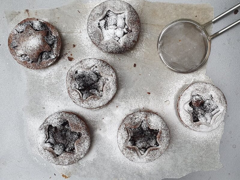 Chocolate and sour cherry mince pies