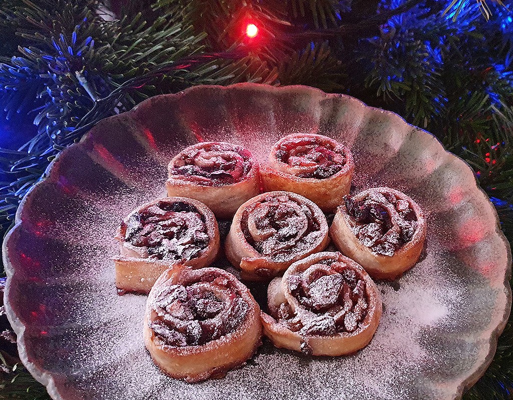 Gluten-free, vegan mincemeat pinwheels