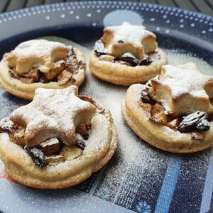 Vegan Christmas apple pies