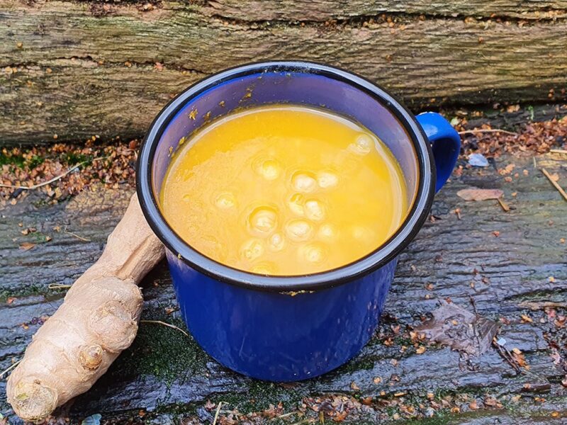 Carrot and ginger soup with chickpeas