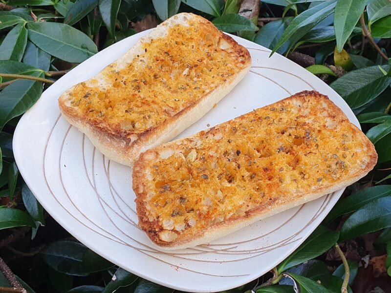 Paprika garlic bread