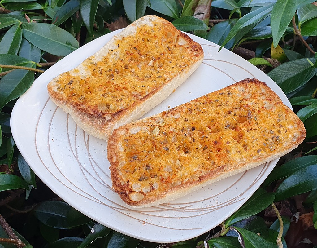 Paprika garlic bread