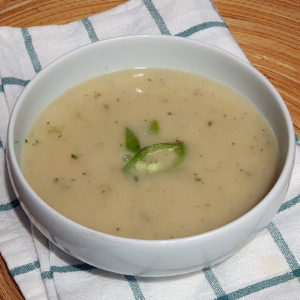 Parsnip and bean soup with roasted garlic