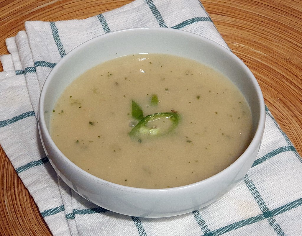 Parsnip and bean soup with roasted garlic