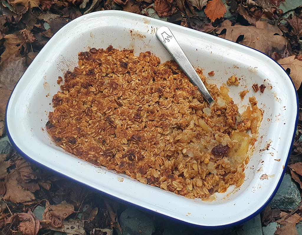 Apple and walnut crumble