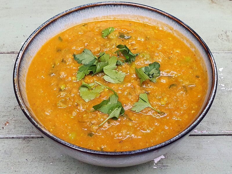 Curried carrot, lentil and green pea soup