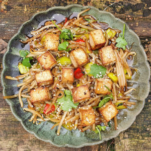 Stir-fry beansprouts and leek with tofu