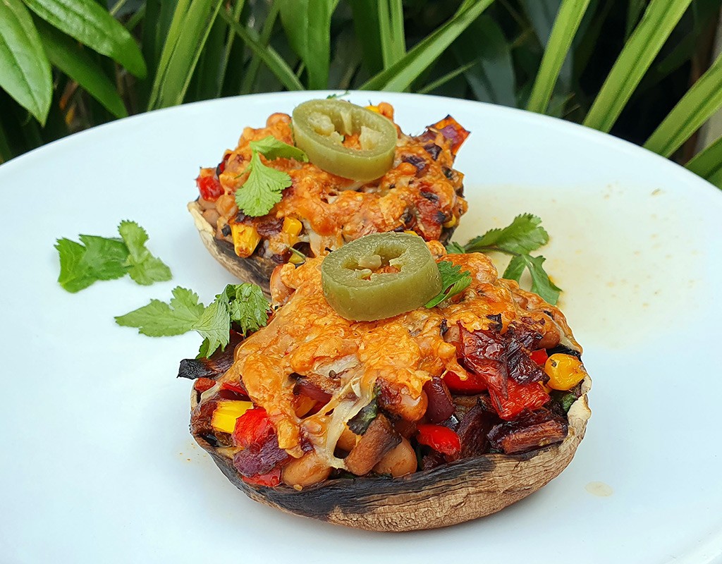 Mushroom stuffed with spiced beans