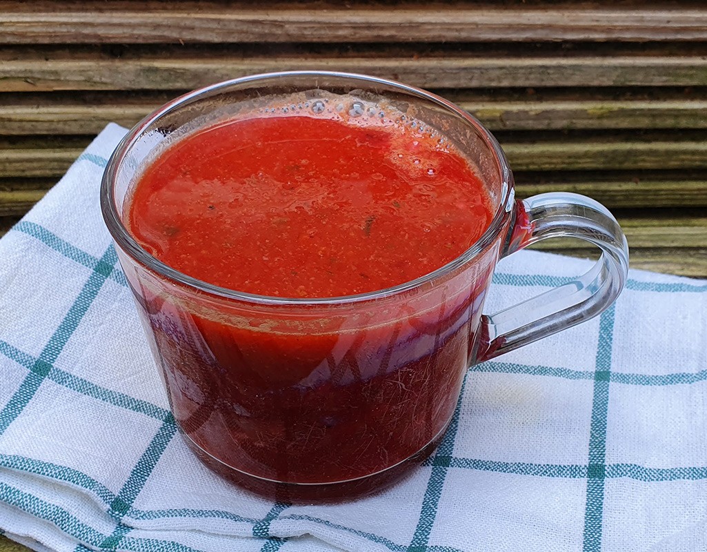 Roasted cauliflower, beetroot and chickpeas soup