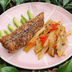 Smoked mackerel with fennel and tomato