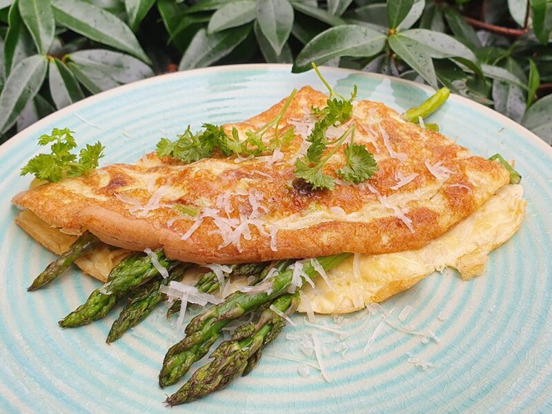 Spring omelette with asparagus