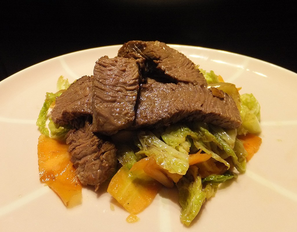 Stir-fried cabbage with steak