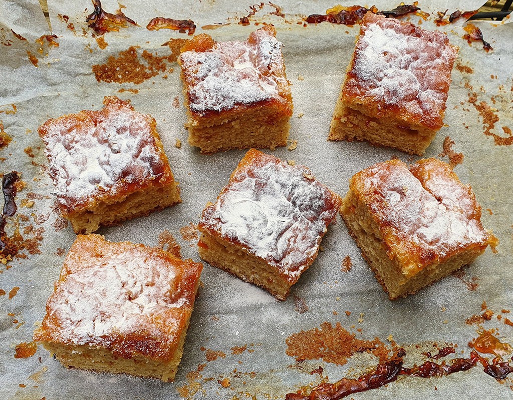 Apricot jam slice