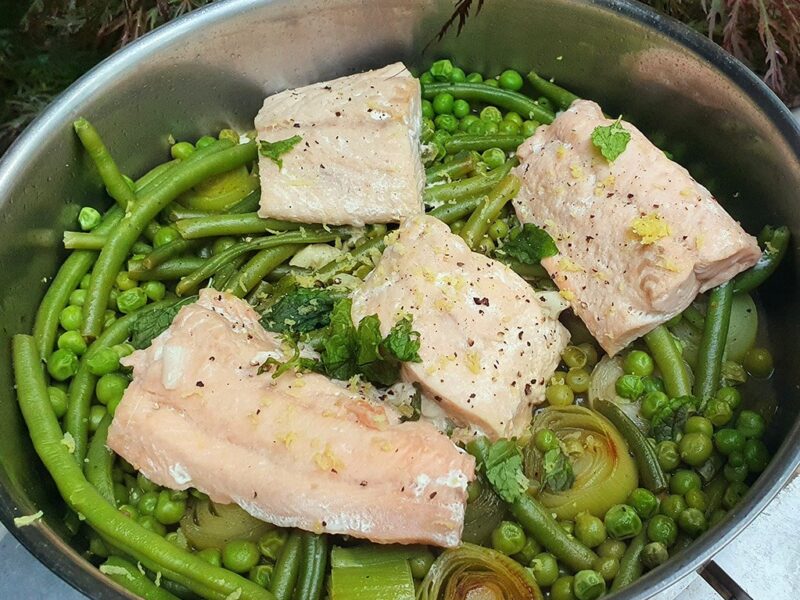 Braised peas and beans with salmon