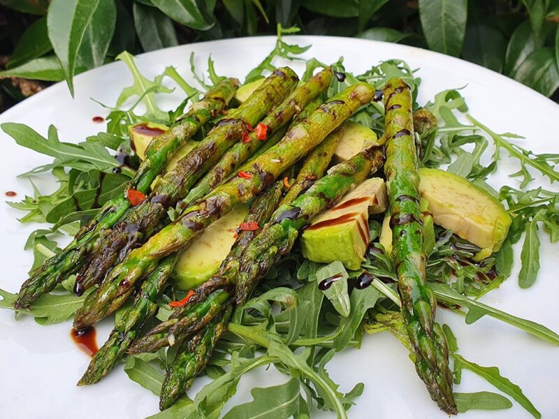 Grilled asparagus and avocado salad