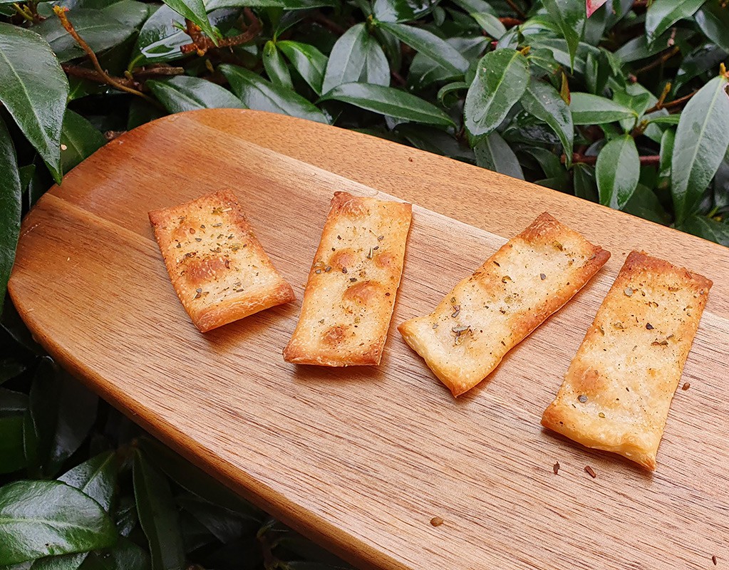 Pizza dough garlic breadsticks