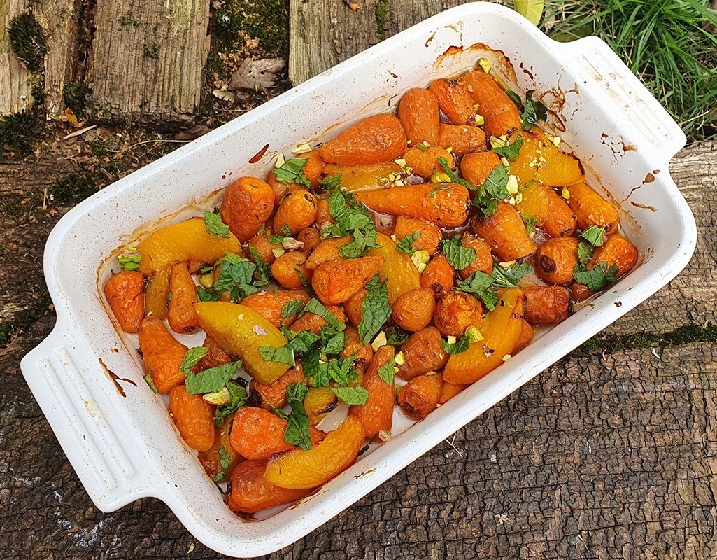 Roasted Chantenay carrots with apricots