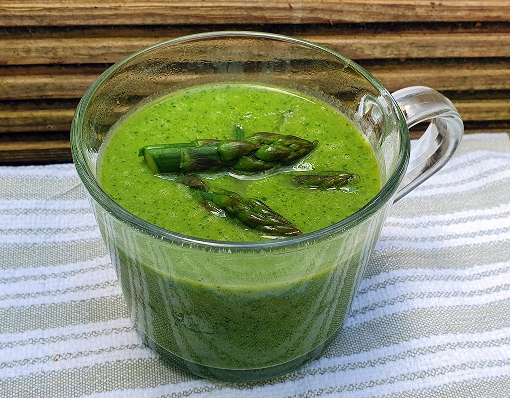 Asparagus, pea and watercress soup