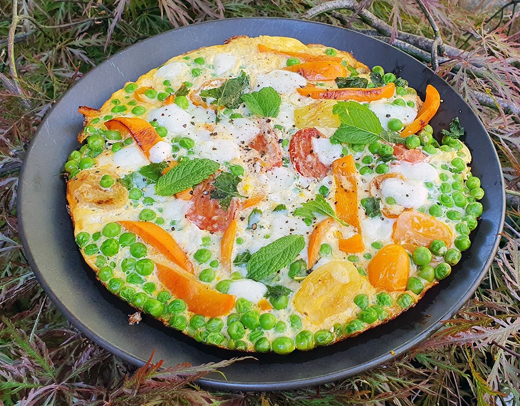 Minty pea, tomato and pepper frittata