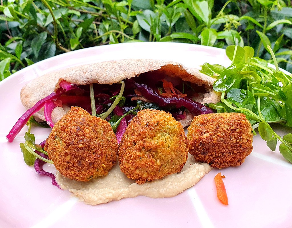 Minty-spicy falafels