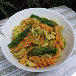 Pea and asparagus pesto pasta