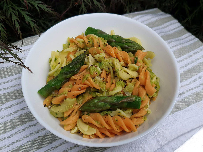 Pea and asparagus pesto pasta