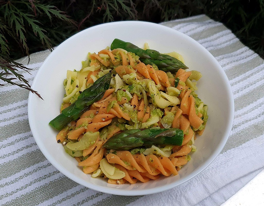 Pea And Asparagus Pesto Pasta - CookTogetherCookTogether