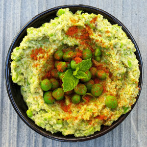 Baba ganoush with green peas