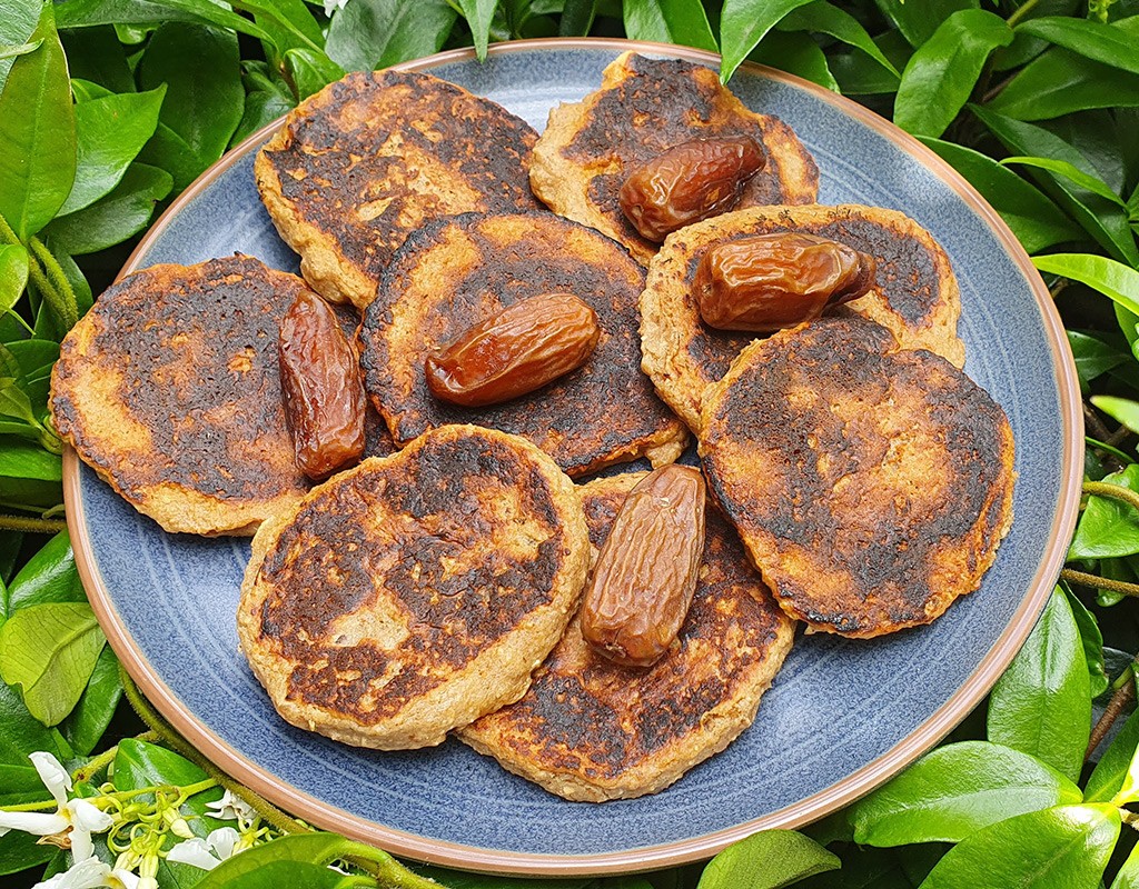 Date and walnut oat pancakes