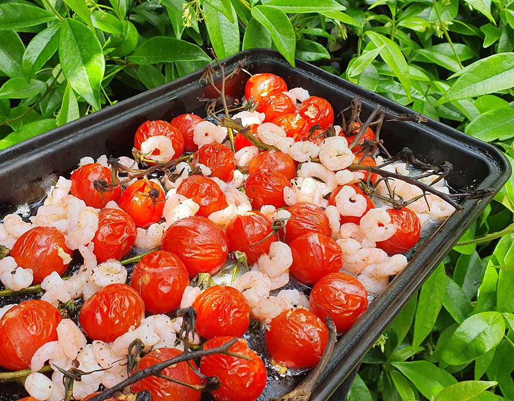 Roasted tomatoes with shrimps