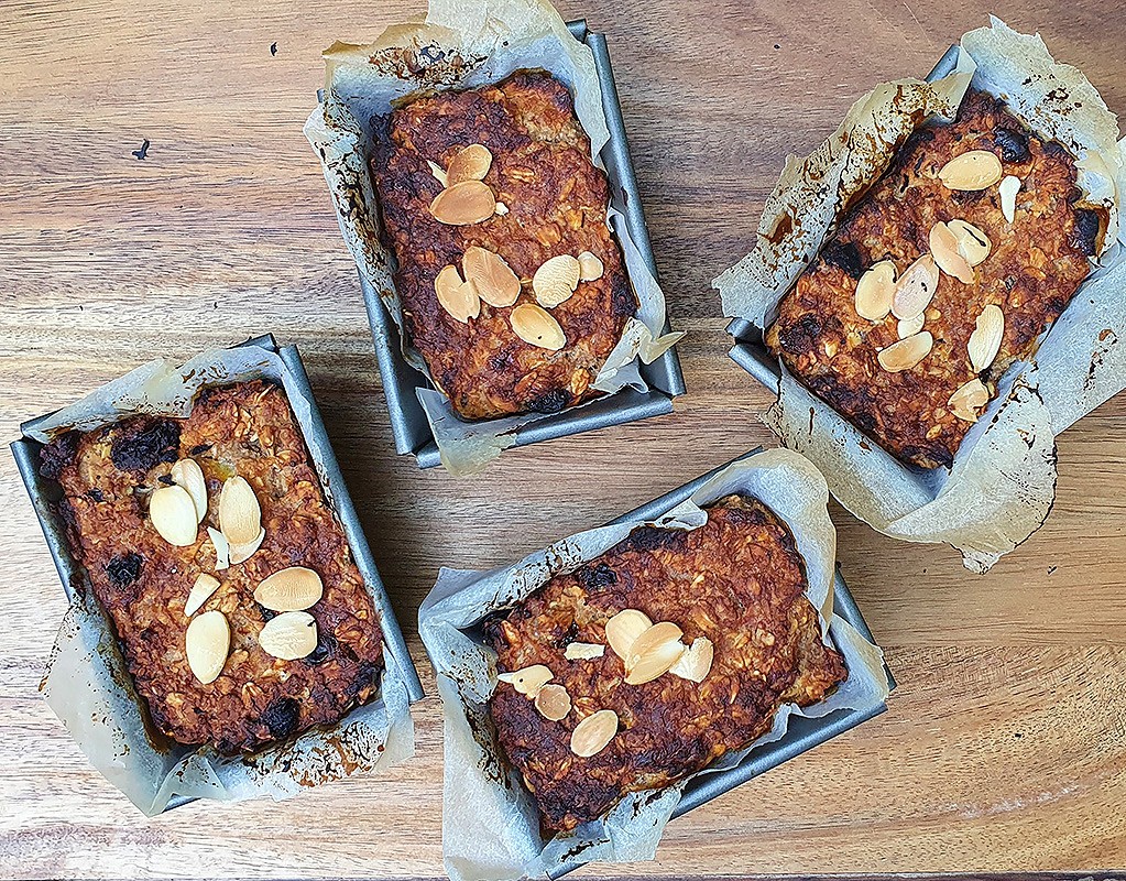 Vegan elderflower, almond and oat mini loafs