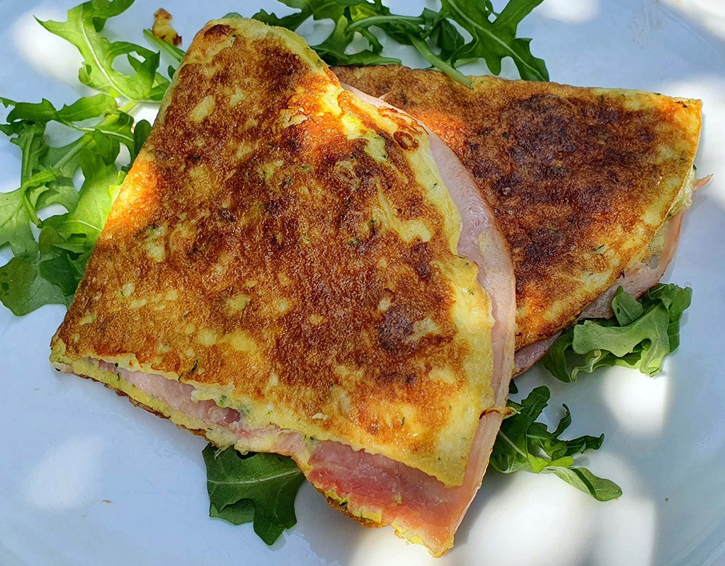 Courgette omelette with ham