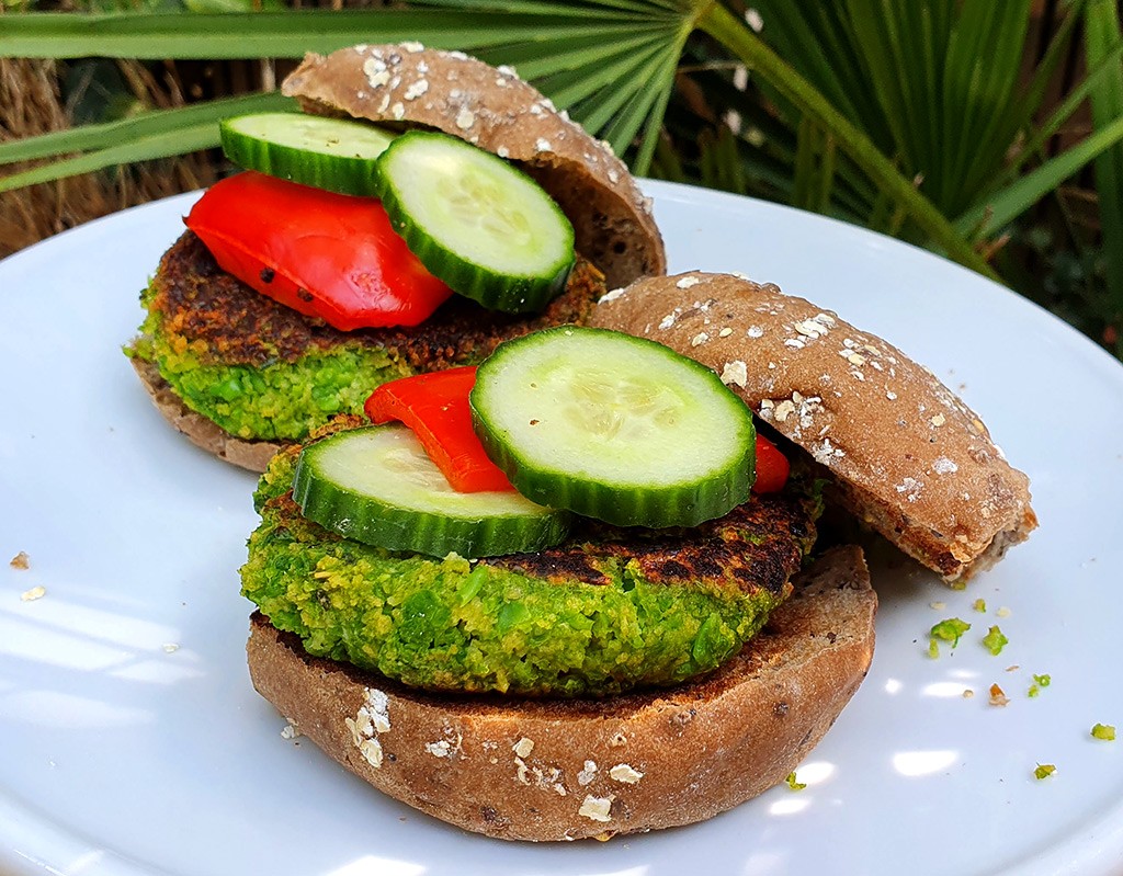 Minty green pea burgers