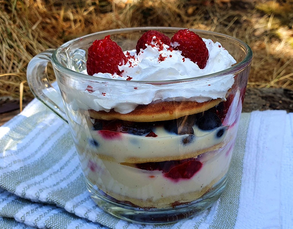 Pancake trifle with berries