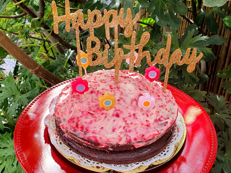 Chocolate cake with raspberry cream