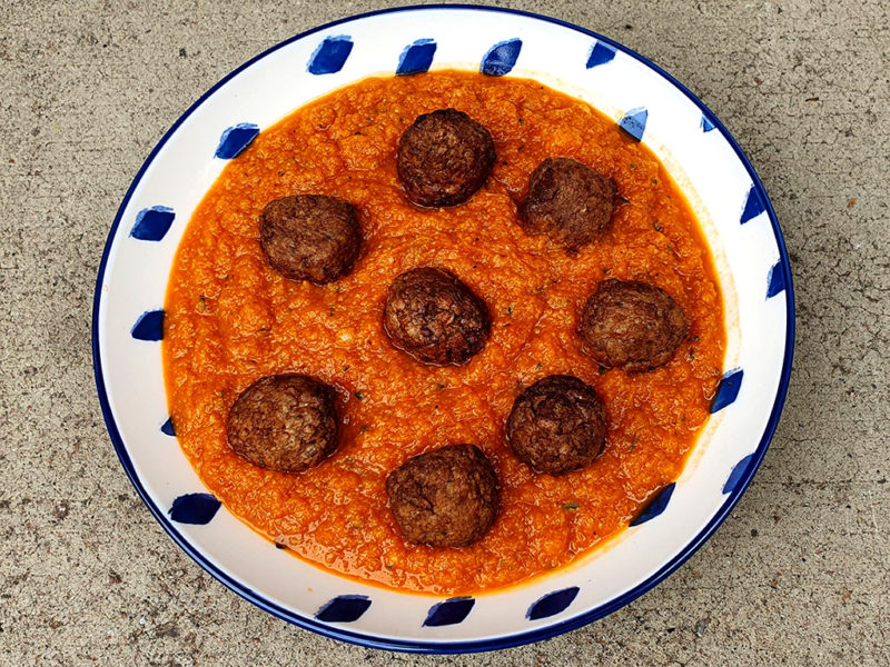 Meatballs in spiced cauliflower sauce