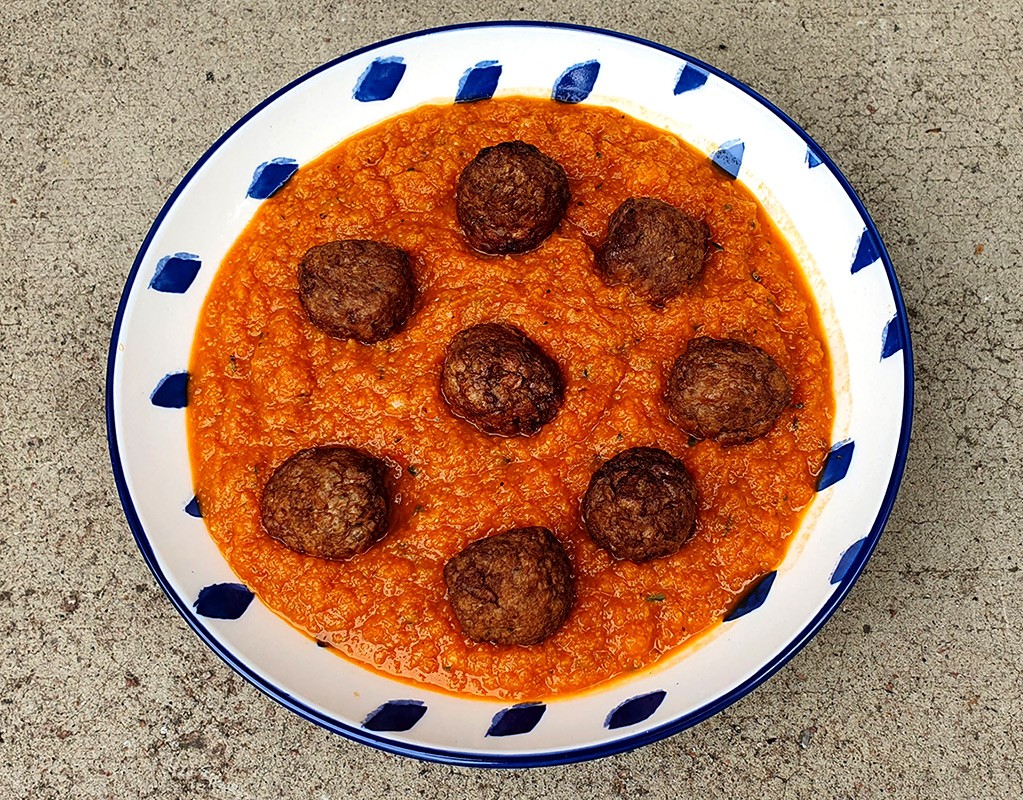 Meatballs in spiced cauliflower sauce