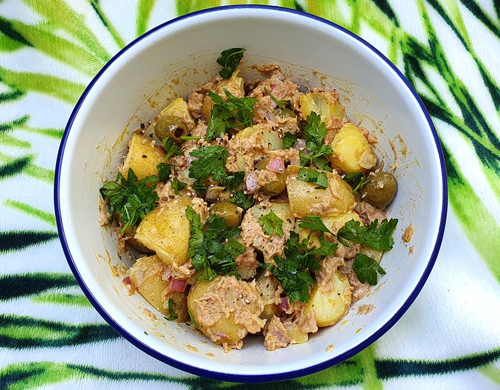 Potato salad with tuna and olives