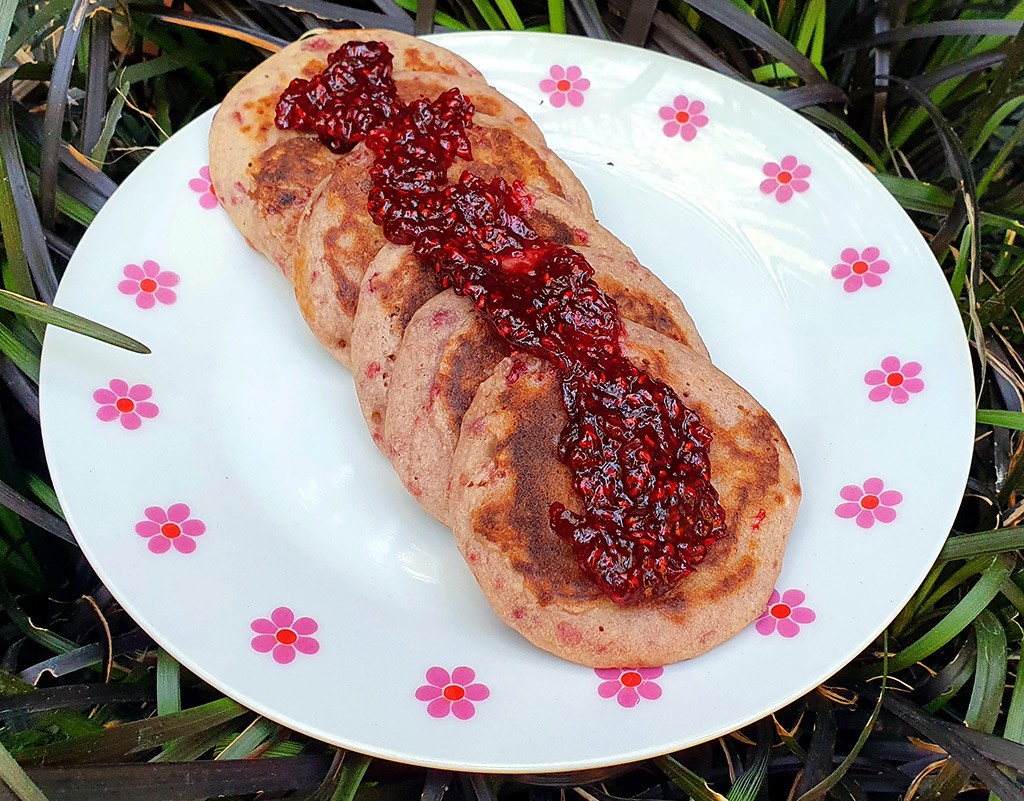 Raspberry and almond oat pancakes