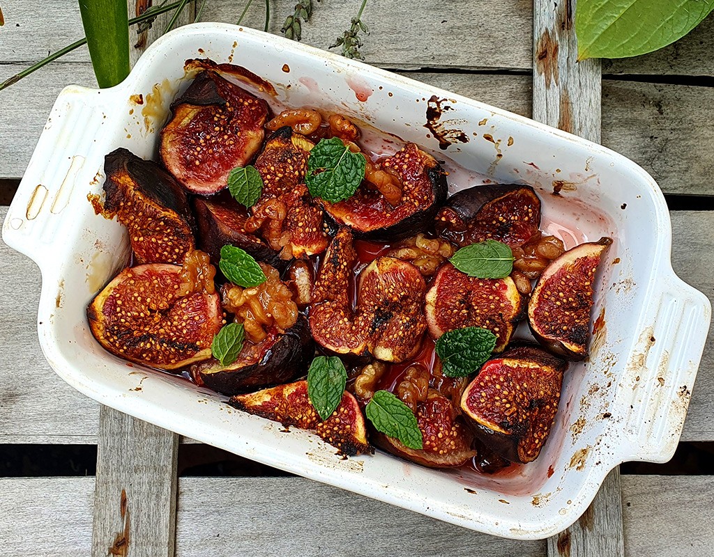 Maple baked figs with walnuts