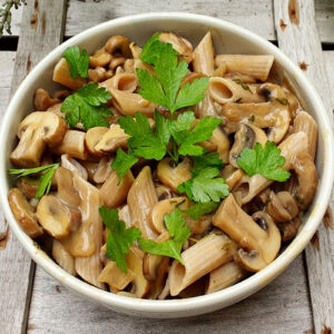 Pasta with vegan creamy mushroom sauce