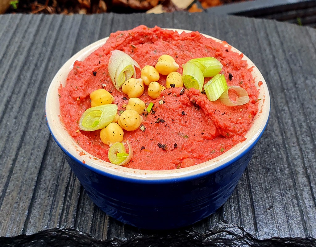 Roasted beetroot and red pepper hummus